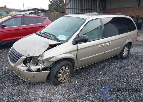 2005 Chrysler Town & Country Touring из США, поврежденный, VIN 2C8GP54L85R197068